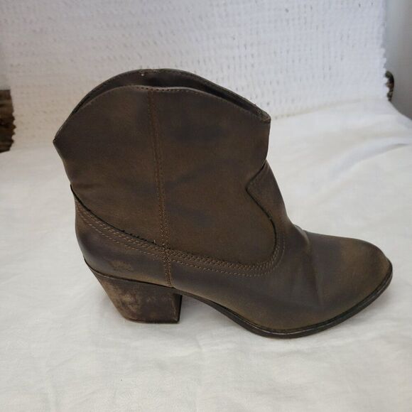 Rocket Dog Size 8 Leather Ankle Boots Booties Brown 2 1/2" heel women's GUC - Picture 9 of 13